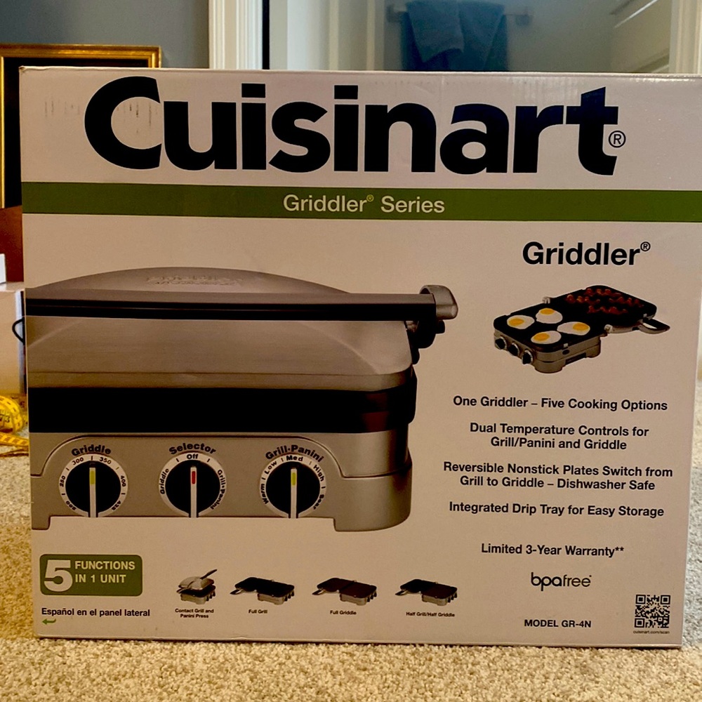 CUISINART Griddler Series - Griddler 5 Functions in 1. New in Box - Never Opened